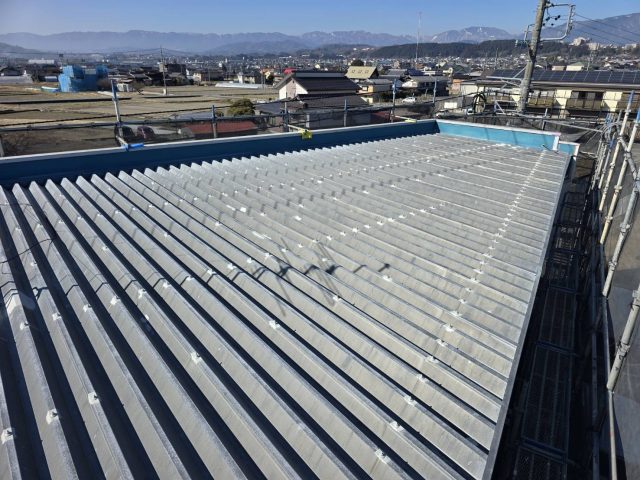 飯田市T邸_ボルトへの錆止め塗装完了