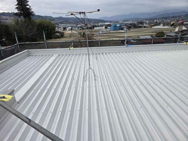 飯田市T邸_遮熱塗料1回目塗装完成