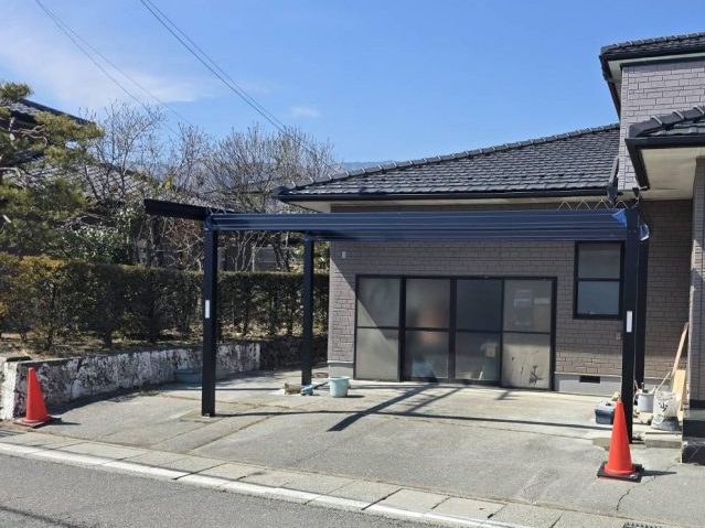 松川町M邸_コンクリートを入れて固定