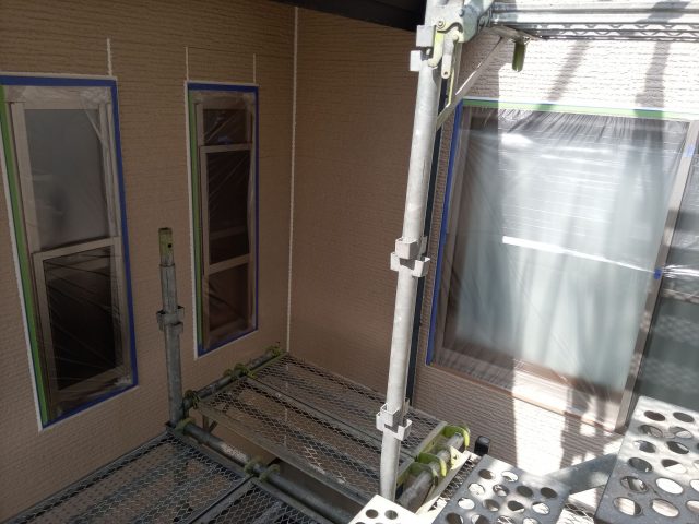 駒ヶ根市I邸_ピンと張られた養生のビニール