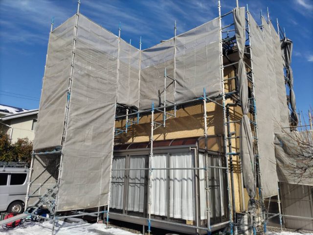 駒ヶ根市で窯業系サイディングとガルバリウム鋼板の塗装工事開始