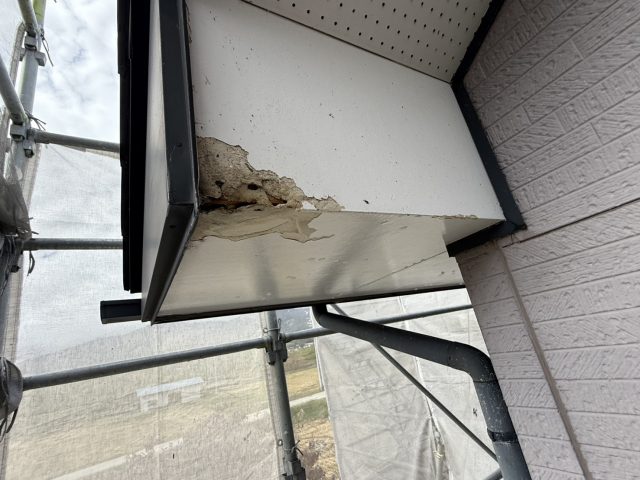 伊那市K邸_軒天が壊れていました