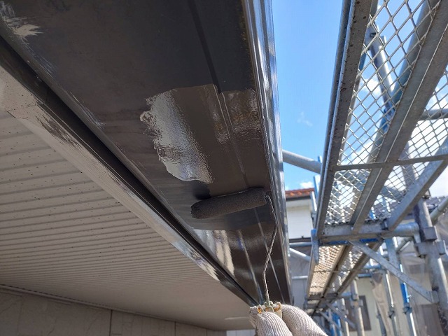 飯田市：軒樋へマックスシールド1500Si-JYを使った塗装工事