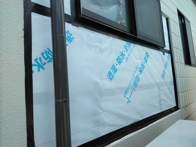 上伊那郡飯島町：ALC外壁の張り替え工事で防湿シートを施工