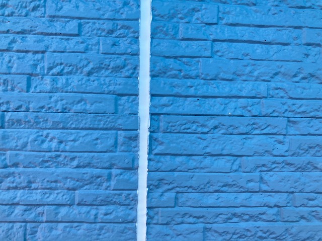駒ヶ根市：外壁メンテナンスでコーキング打ち替え完了の様子
