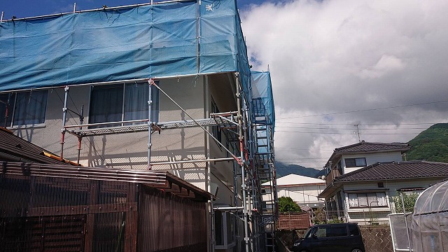 上伊那郡宮田村：屋根塗装工事のために設置した外部足場