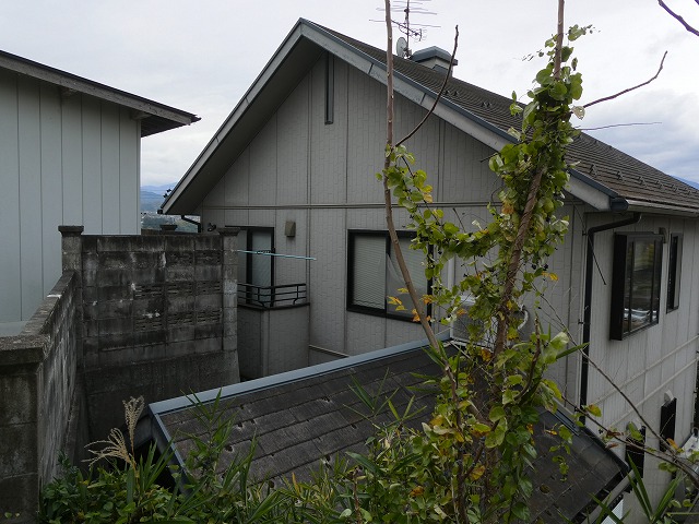 飯田市：外壁サイディングに老朽化にともなう劣化を確認した住宅の現場調査