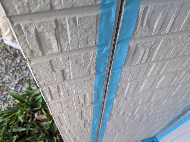 上伊那郡箕輪町：外壁コーキング打ち替えでマスキングテープ貼り施工