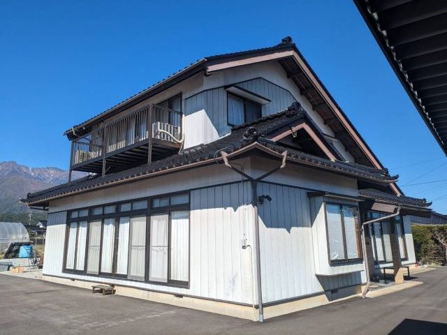 飯島町　築30年を超えた住宅の塗装前の点検・調査のようすをお伝えします