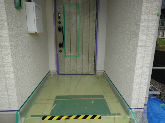 駒ヶ根市_玄関ポーチ付近の養生