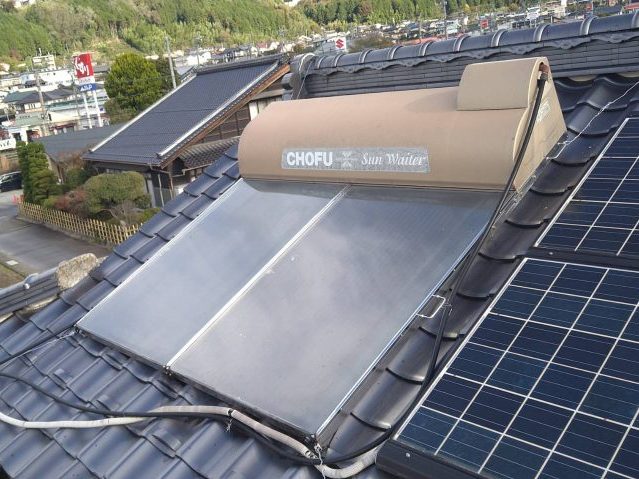 高森町F邸_太陽熱温水器