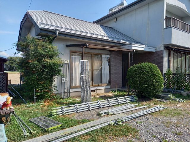 伊那市K邸_足場の部材を配ります