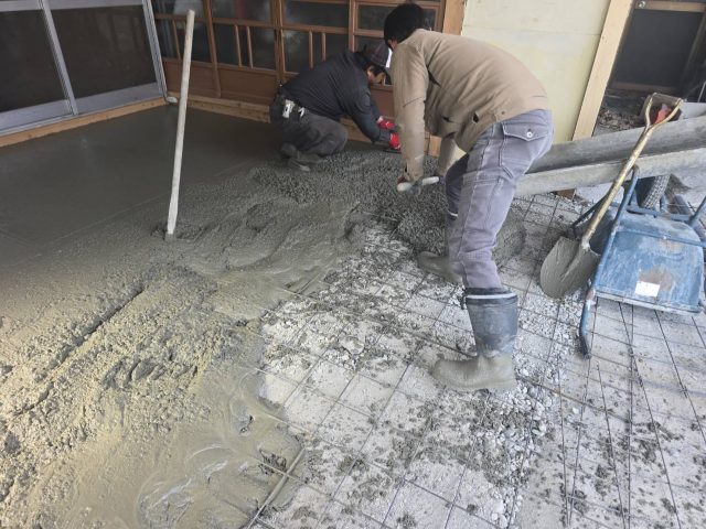 飯田市T邸_ワイヤーメッシュ、土間コン