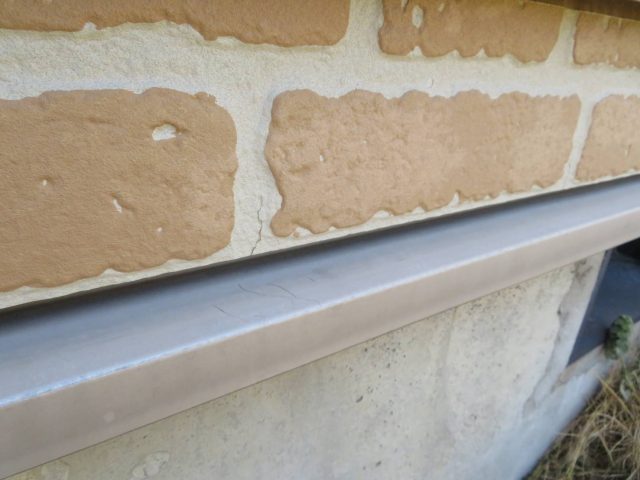 伊那市K邸_外壁と土台水切の劣化