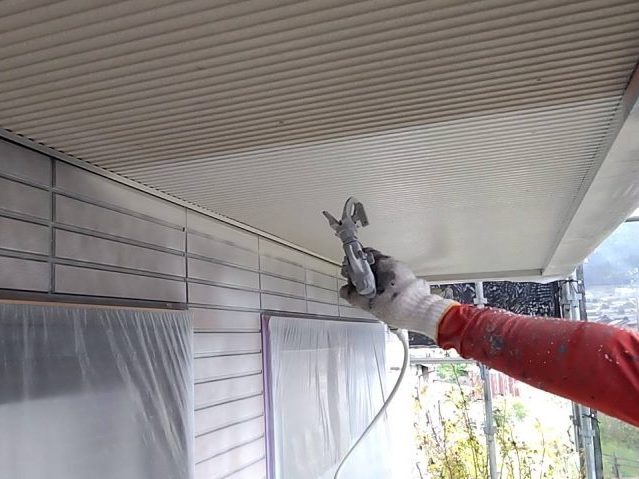 阿南町G邸_軒天吹付塗装