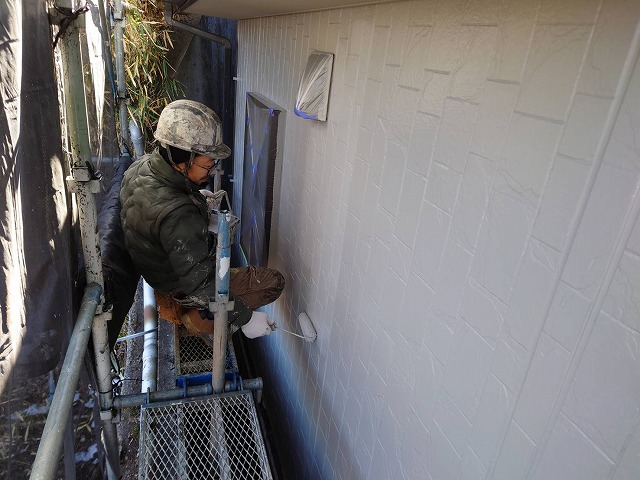 飯田市：外壁サイディングにバーチグレーという薄いグレー色で仕上げ塗装