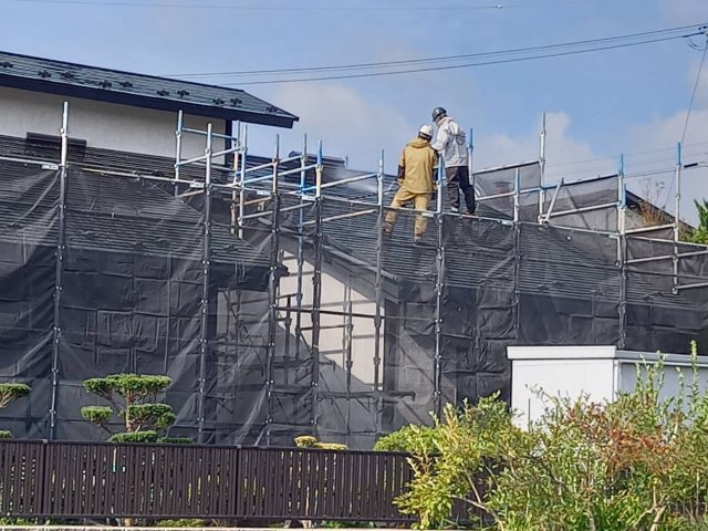 伊那市K邸_屋根から洗浄開始