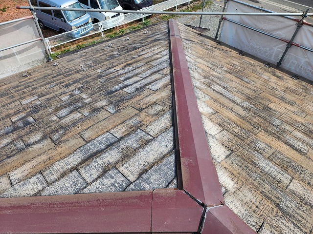 上伊那郡箕輪町：屋根洗浄が完了したスレート屋根と棟板金