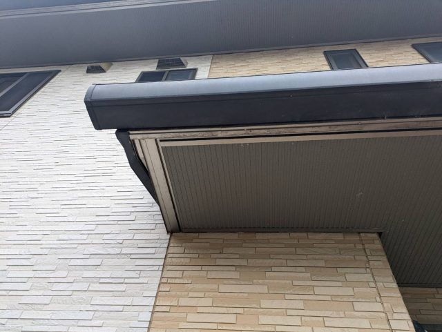 豊丘村S邸_下屋根の軒天・雨樋のようす