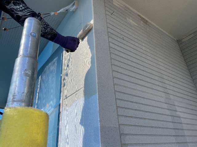 伊那市：ラジカル制御型塗料を使ったALC外壁に塗装する塗装工