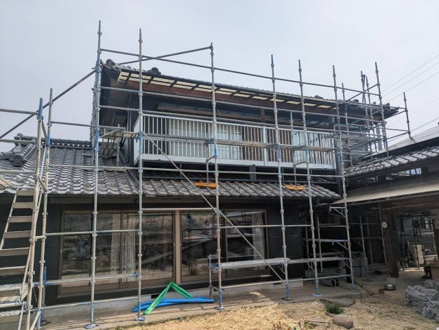 伊那市M邸_足場撤去中-中庭側