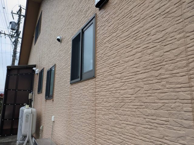 伊那市N邸_施工前-外壁の全体的な変色