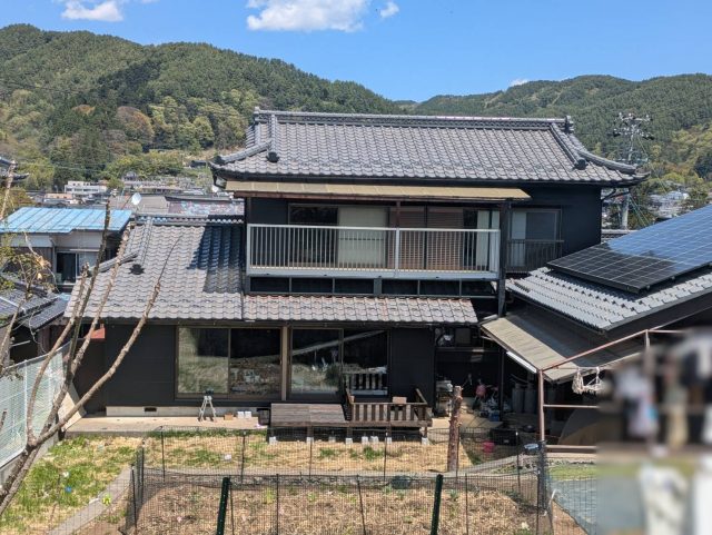 伊那市の中古住宅外装リフォーム工事、足場を撤去してついに完成しました