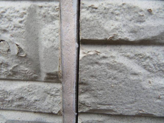 駒ヶ根市I邸_痩せてすき間のできた目地