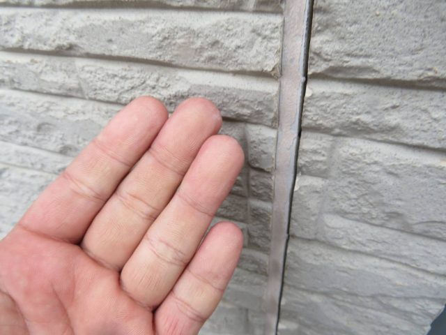 駒ヶ根市I邸_チョーキング現象がみられる外壁