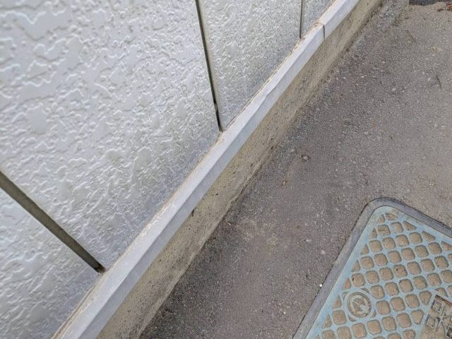 伊那市S邸_施工前-水切りに白いものが落ちています
