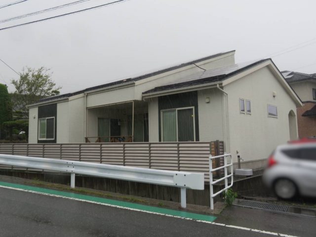 駒ヶ根市_築10年のアイフルホーム住宅南面のようす