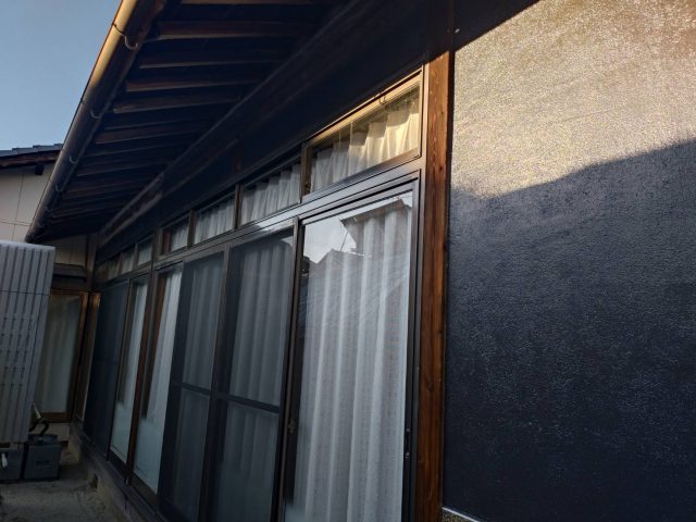 飯田市I邸_完成-砂壁