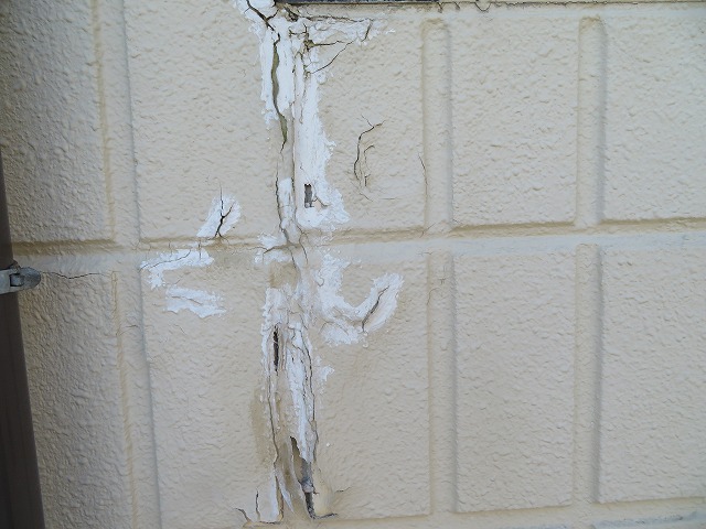 上伊那郡飯島町：ALC外壁の表面塗装の激しい剥離