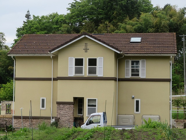 上伊那郡飯島町：補助金を利用して外壁塗装リフォームを行う住宅の全景