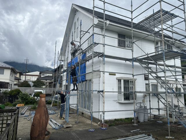 宮田村I邸外壁屋根塗装I邸足場組立1