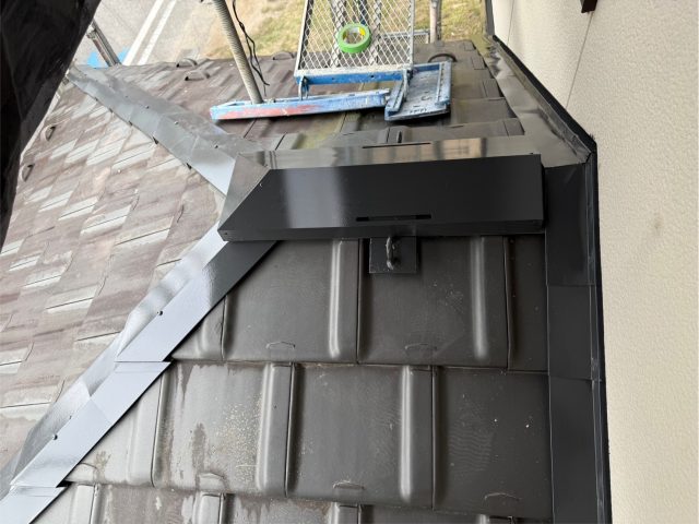 阿南町G邸_下屋根棟・雨押え塗装