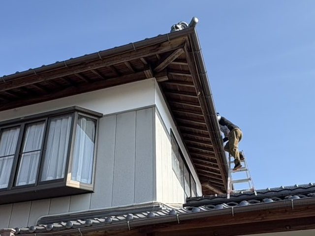 高森町F邸_雨樋掃除