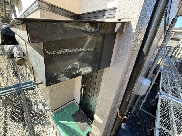 飯田市I邸_付帯部の塗装中