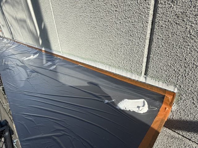 飯田市T邸_霧除け上のコーキング完成