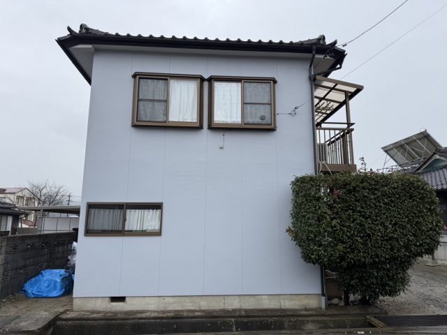 飯田市I邸_足場撤去後-モルタル外壁完成-側面