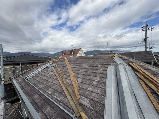 飯田市K邸_屋根カバー工事-棟撤去