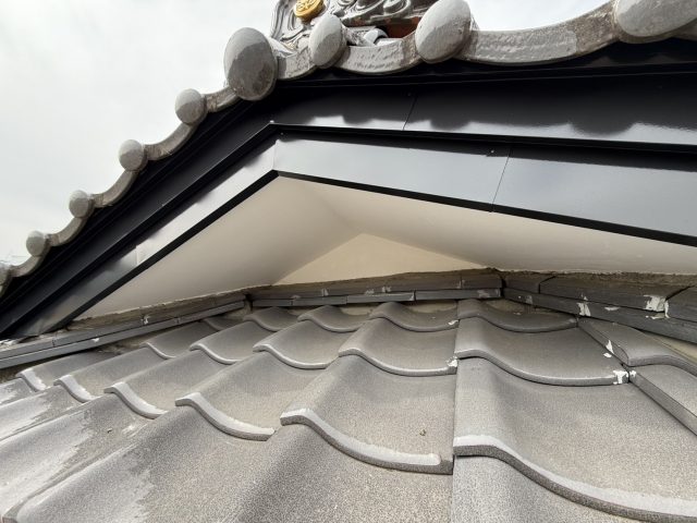 伊那市M邸_入母屋屋根の妻部分