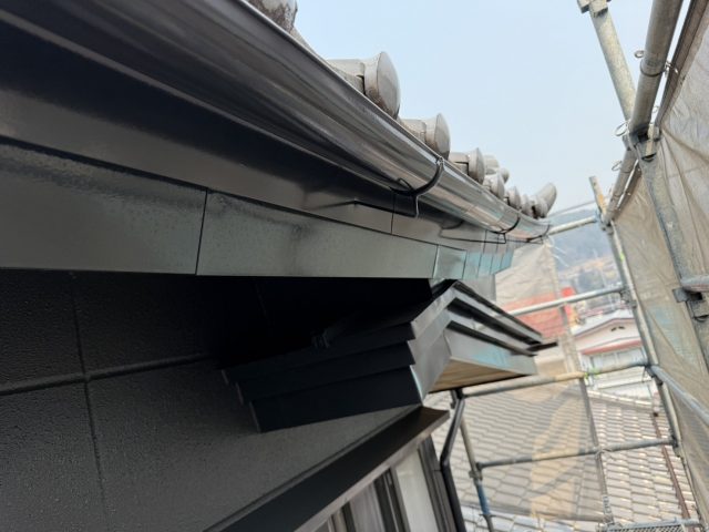 伊那市M邸_庇、鼻隠し、雨樋塗装完成