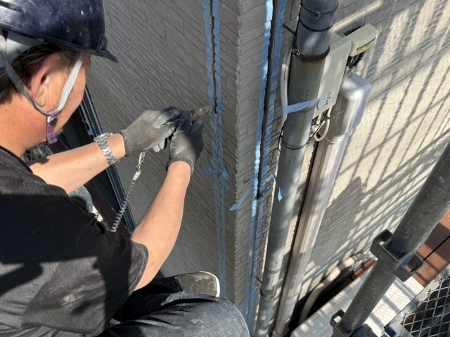 駒ヶ根市I邸_コーキング撤去中