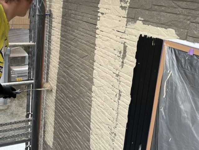 駒ヶ根市I邸_外壁中塗り