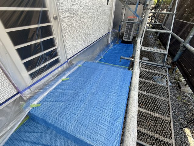 駒ヶ根市_コンクリートのたたきにも養生