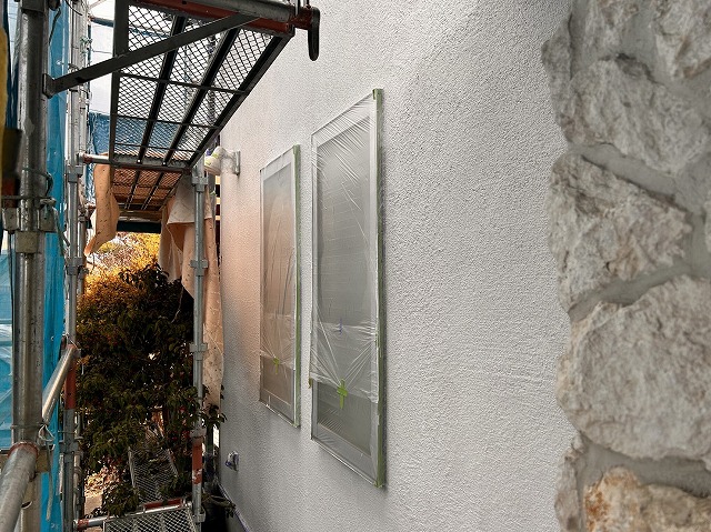 伊那市：モルタル外壁にエピテックフィラーAEⅡで下塗りが完了