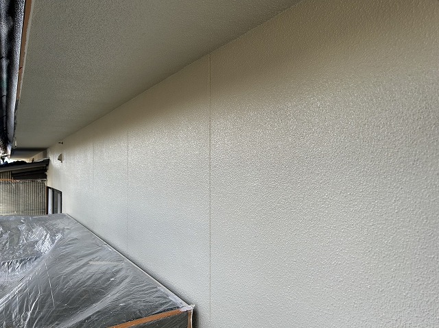 伊那市：ニュートラルホワイトという色のシリコン塗料でモルタル外壁塗装工事