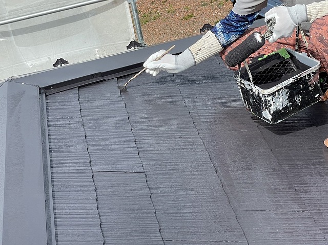 上伊那郡箕輪町：スレート屋根にスーパーシャネツサーモFをハケ塗装
