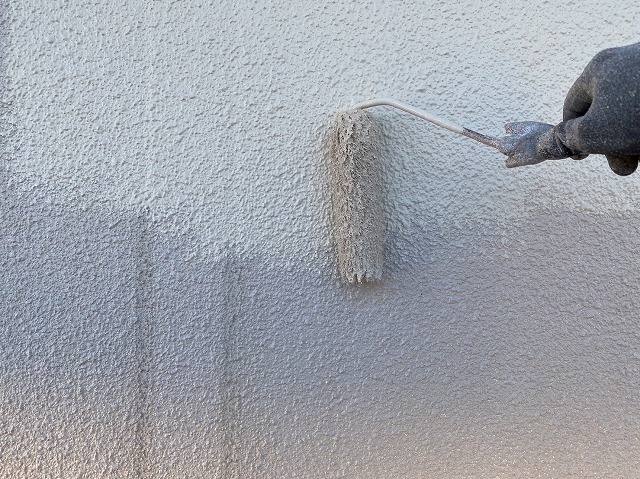 伊那市：苔やカビが発生していた外壁への塗装工事